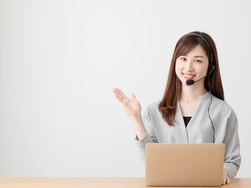 女性スタッフ